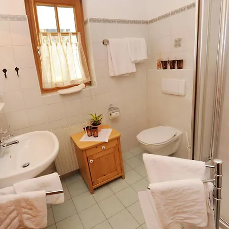 아파트 Ruhige In Mit Garten By Interhome
